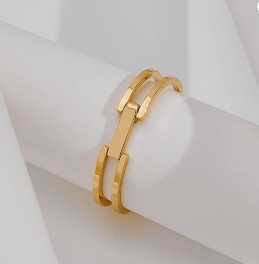 Elevate your style with this stunning Gold Bangle Bracelet for Women. - Image 2