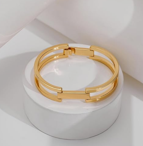 Elevate your style with this stunning Gold Bangle Bracelet for Women. - Image 3